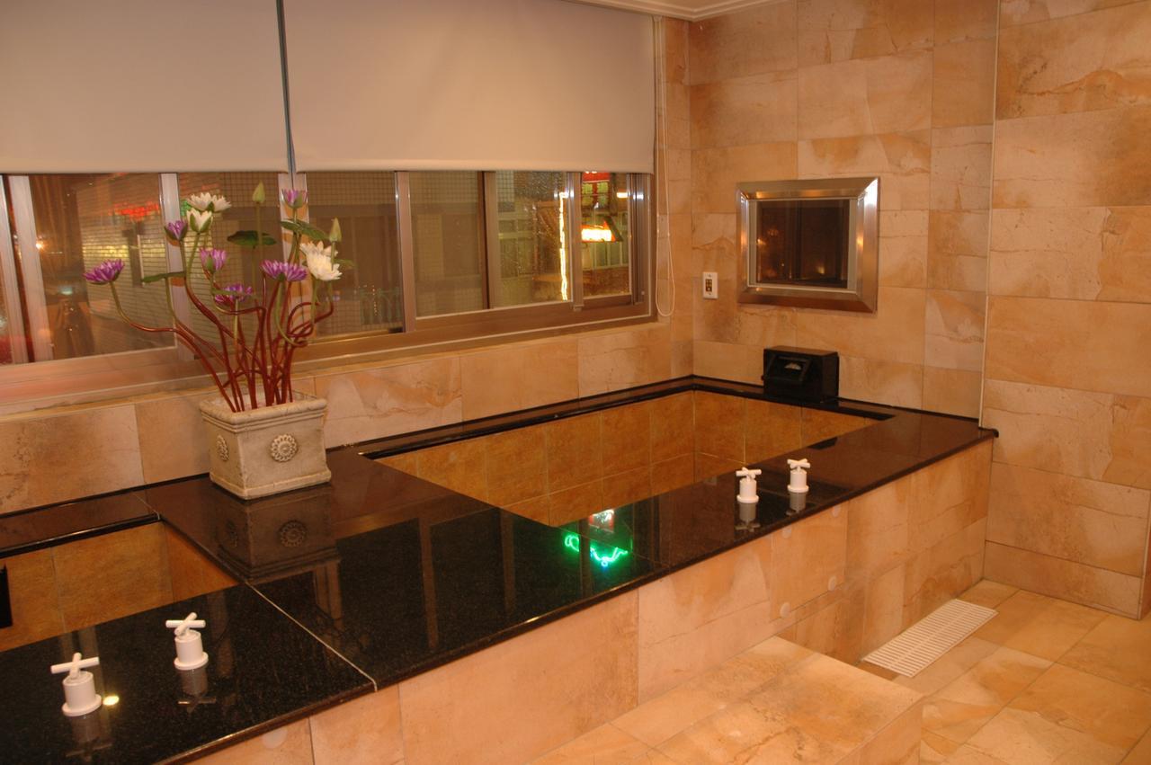 Jin Spa Resort Hotel Jinshan Extérieur photo